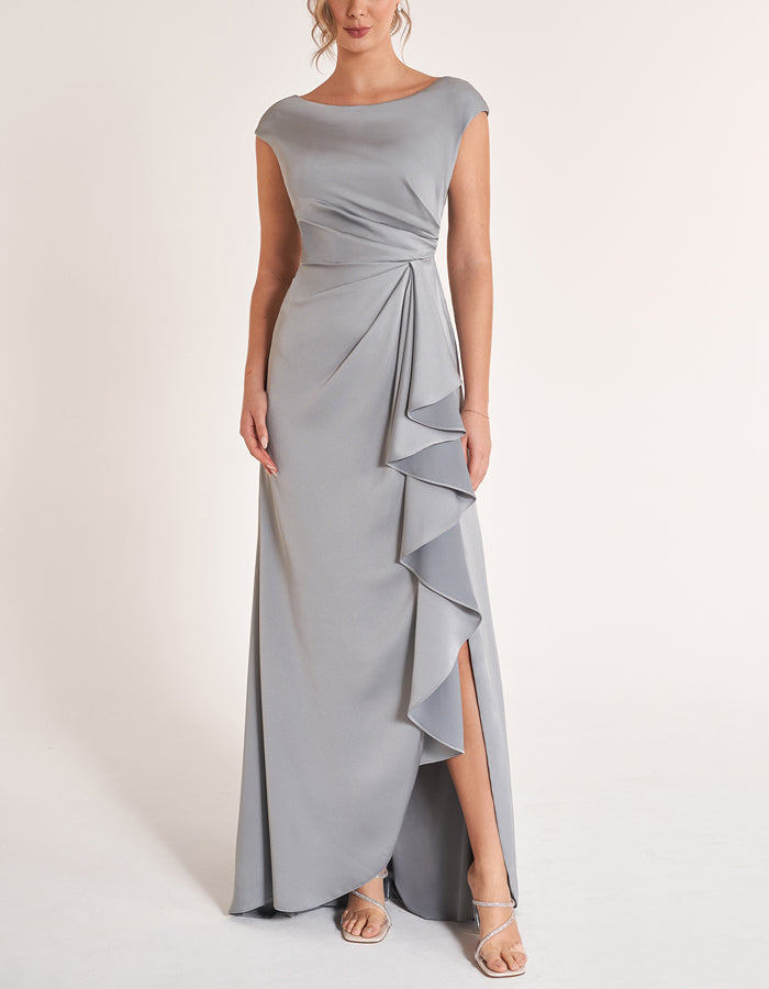 Elegante abito lungo grigio drappeggiato
