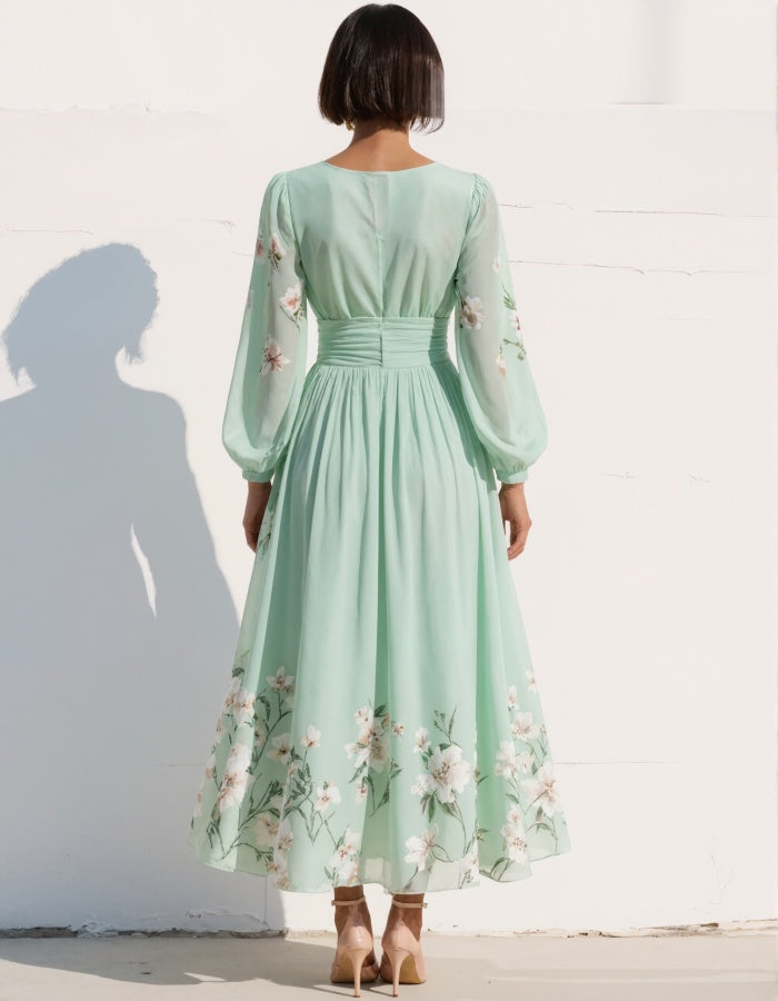 Gracefull mintgrön chiffong midiklänning med rynkad midja och blomsterbroderi