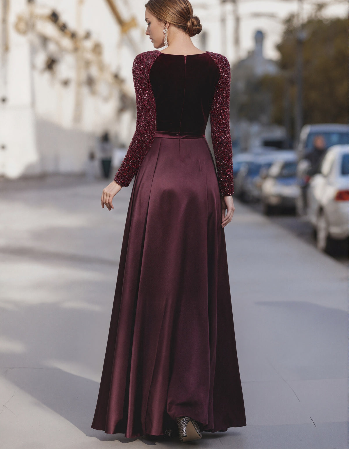 Rochie maxi din catifea burgundy cu paiete și patchwork din satin