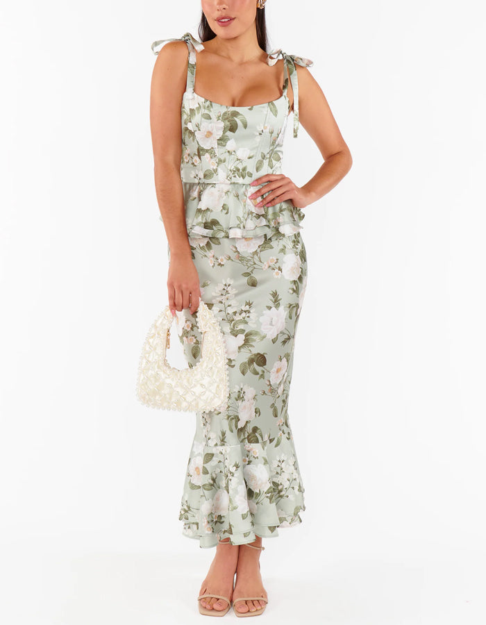 Rochie de domnișoară de onoare verde deschis cu model floral și guler pătrat  