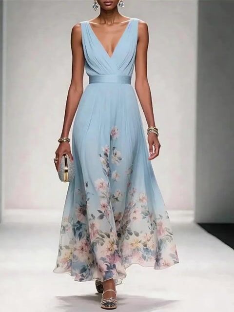 Robe romantique en chiffon bleu clair avec ourlet floral et décolleté plongeant en V