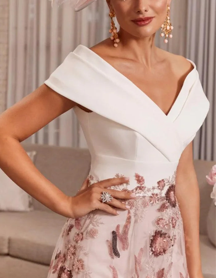 Robe maxi blanche en dentelle à col en V  