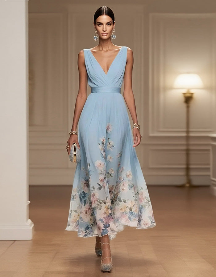 Robe romantique en chiffon bleu clair avec ourlet floral et décolleté plongeant en V