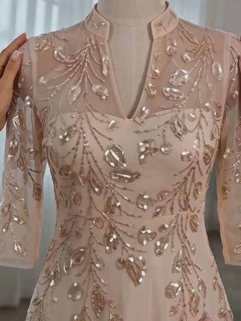 Robe longue en mousseline et maille florale à sequins dorés, couleur champagne, à manches 3/4